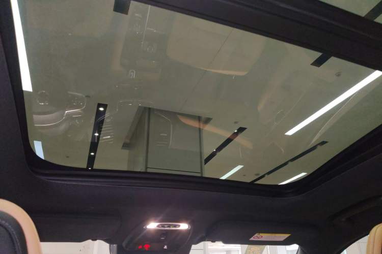 Used Volvo XC90 2019 T6 Zhiyi Edition 7-Seater China VI Standard Headliner