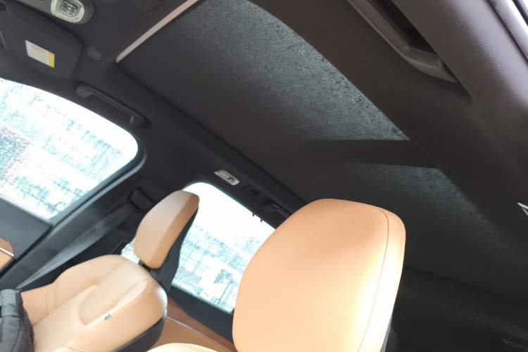 Used Volvo XC90 2019 T6 Zhiyi Edition 7-Seater China VI Standard Headliner