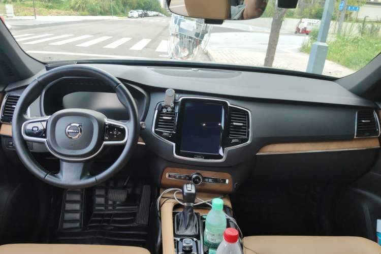 Used Volvo XC90 2019 T6 Zhiyi Edition 7-Seater China V Emission Standard Headliner