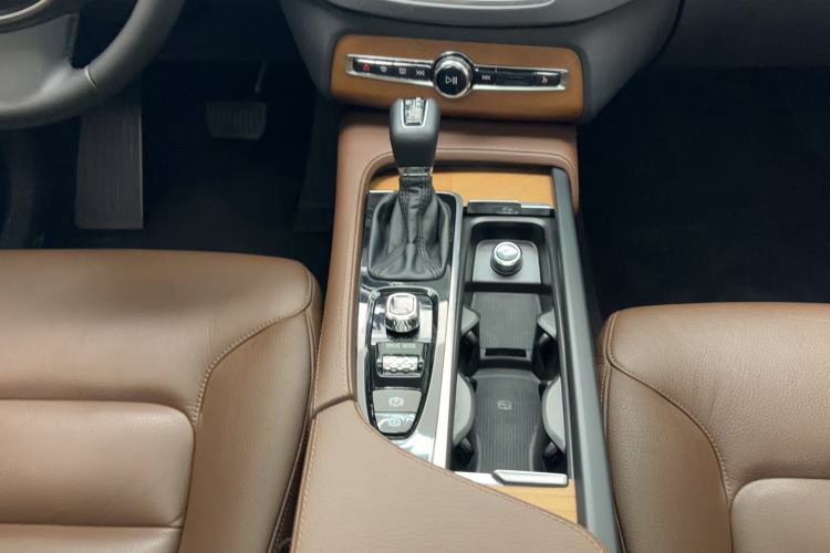 Used Volvo XC90 2019 T6 Zhiyi Edition 7-Seater China VI Standard Interior 14