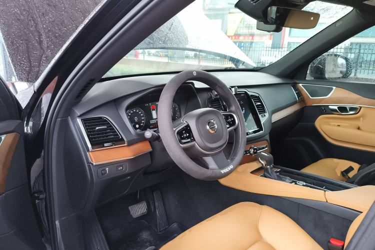 Used Volvo XC90 2019 T6 Zhiyi Edition 7-Seater China VI Standard Interior 2