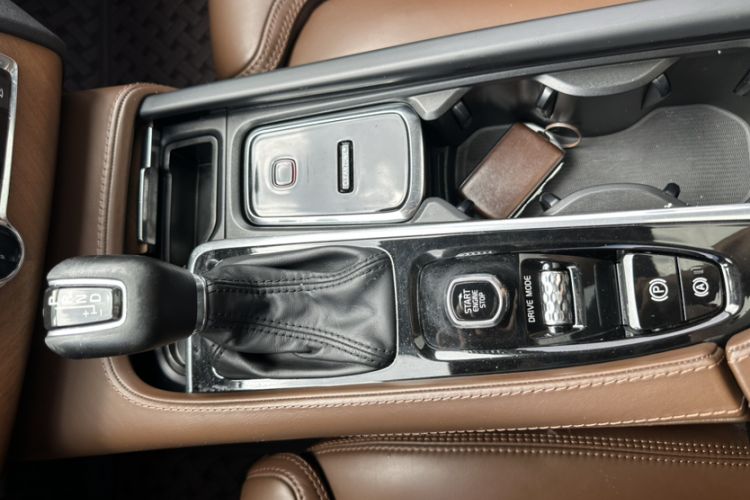 Used Volvo XC90 2019 T6 Zhiya Edition 7-Seater China VI Standard Interior 2