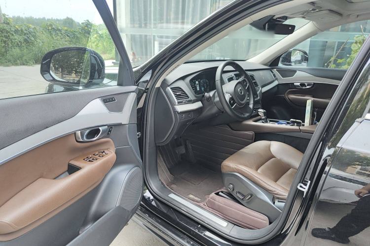 Used Volvo XC90 2019 T5 Zhiyi Edition 5-Seater China VI Standard Interior 3