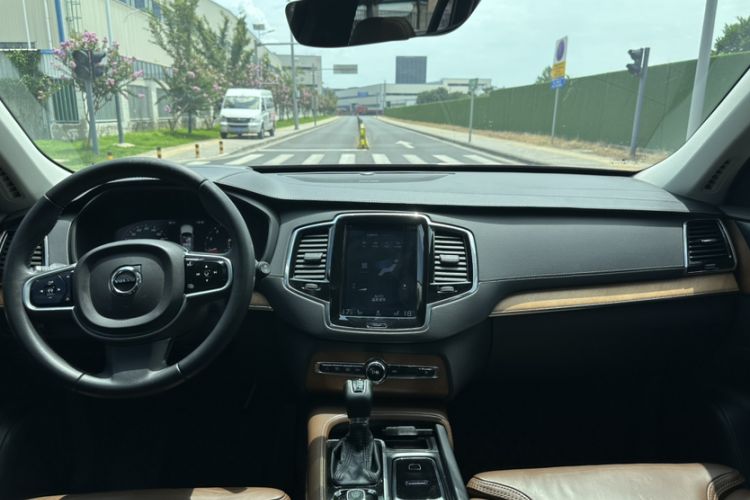 Used Volvo XC90 2019 T6 Zhiya Edition 7-Seater China VI Standard Interior 3