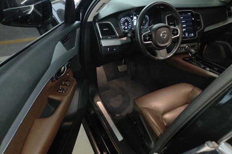 Used Volvo XC90 2019 T5 Zhiyi Edition 5-Seater China VI Standard Interior 3