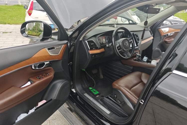 Used Volvo XC90 2019 T6 Zhiyi Edition 7-Seater China VI Standard Interior 3