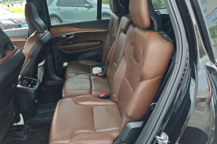 Used Volvo XC90 2019 T6 Zhiyi Edition 7-Seater China VI Standard Interior 4