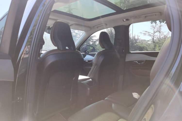 Used Volvo XC90 2019 T5 Zhiyi Edition 5-Seater China VI Standard Interior 5