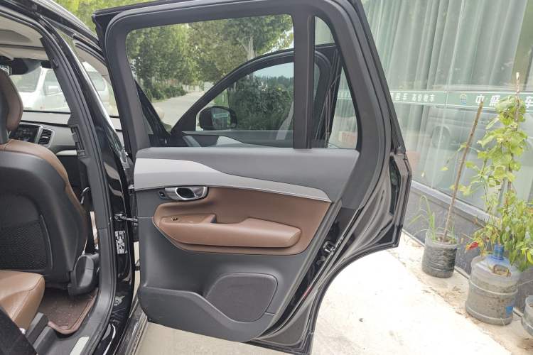 Used Volvo XC90 2019 T5 Zhiyi Edition 5-Seater China VI Standard Interior 6