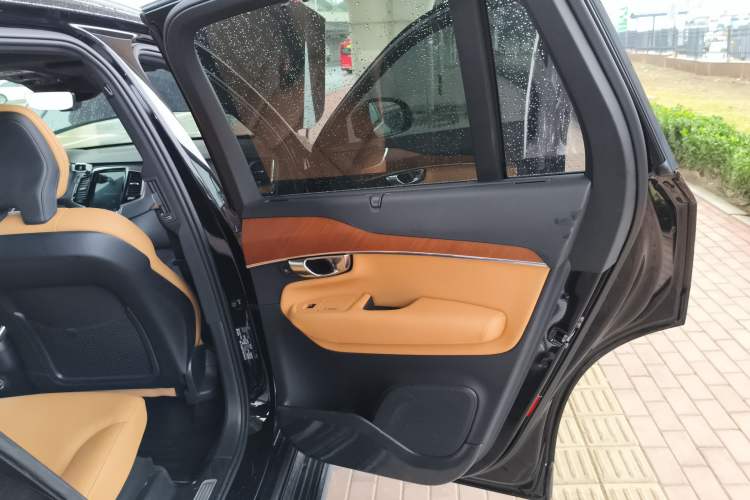 Used Volvo XC90 2019 T6 Zhiyi Edition 7-Seater China VI Standard Interior 6