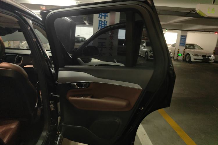 Used Volvo XC90 2019 T5 Zhiyi Edition 5-Seater China VI Standard Interior 6