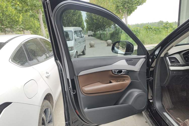 Used Volvo XC90 2019 T5 Zhiyi Edition 5-Seater China VI Standard Interior 7
