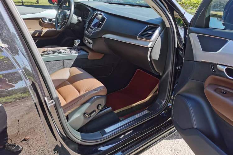 Used Volvo XC90 2019 T5 Zhiyi Edition 5-Seater China VI Standard Interior 7