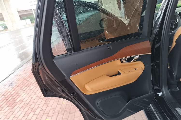 Used Volvo XC90 2019 T6 Zhiyi Edition 7-Seater China VI Standard Interior 8