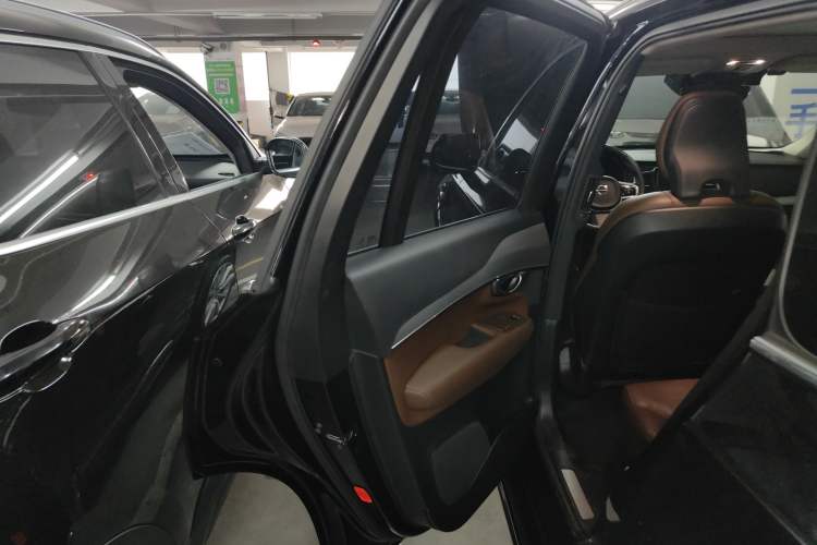 Used Volvo XC90 2019 T5 Zhiyi Edition 5-Seater China VI Standard Interior 8