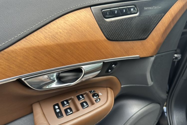 Used Volvo XC90 2019 T6 Zhiya Edition 7-Seater China VI Standard Interior 9