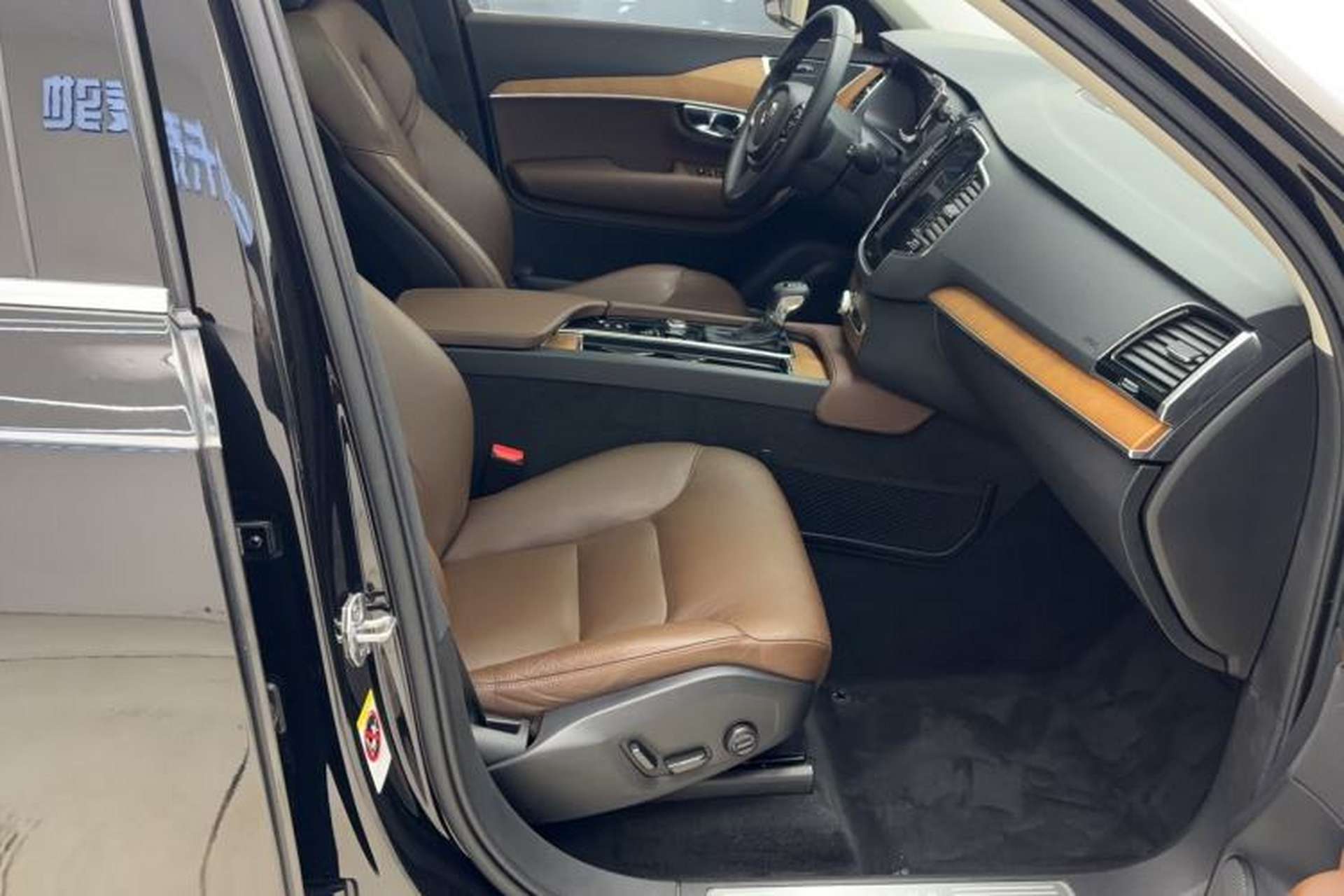 Used Volvo XC90 2019 T6 Zhiyi Edition 7-Seater China VI Standard Interior 9