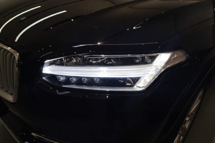 Used Volvo XC90 2019 T6 Zhiyi Edition 7-Seater China VI Standard Left Front Headlight