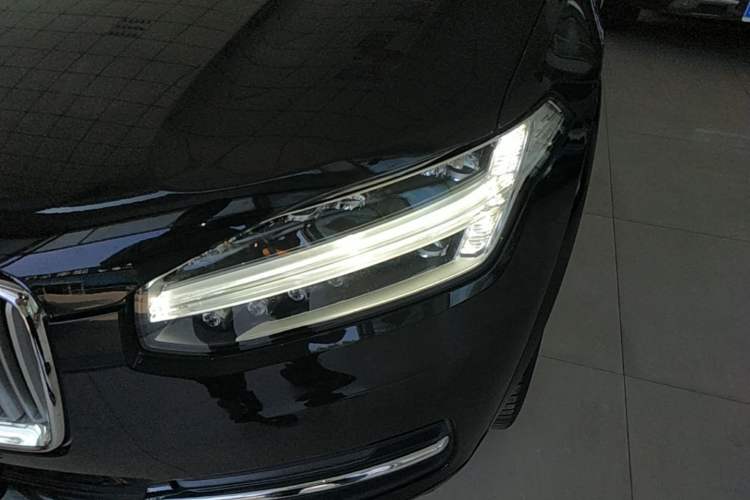 Used Volvo XC90 2019 T6 Zhiyi Edition 7-Seater China VI Standard Left Front Headlight