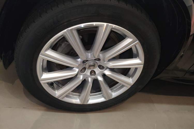 Used Volvo XC90 2019 T6 Zhiyi Edition 7-Seater China VI Standard Left Front Wheel Hub