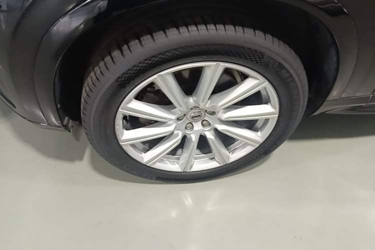 Used Volvo XC90 2019 T6 Zhiyi Edition 7-Seater China V Emission Standard Left Front Wheel Hub