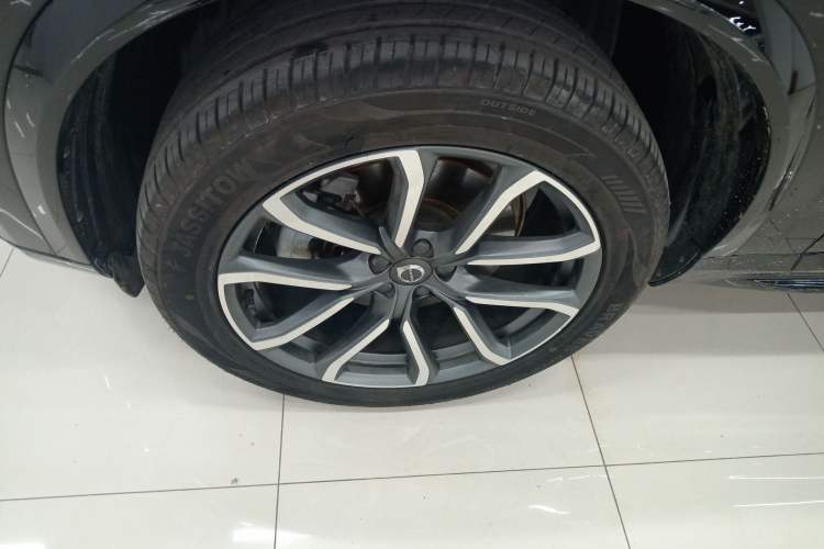Used Volvo XC90 2019 T6 Zhiyi Edition 7-Seater China V Emission Standard Left Front Wheel Hub