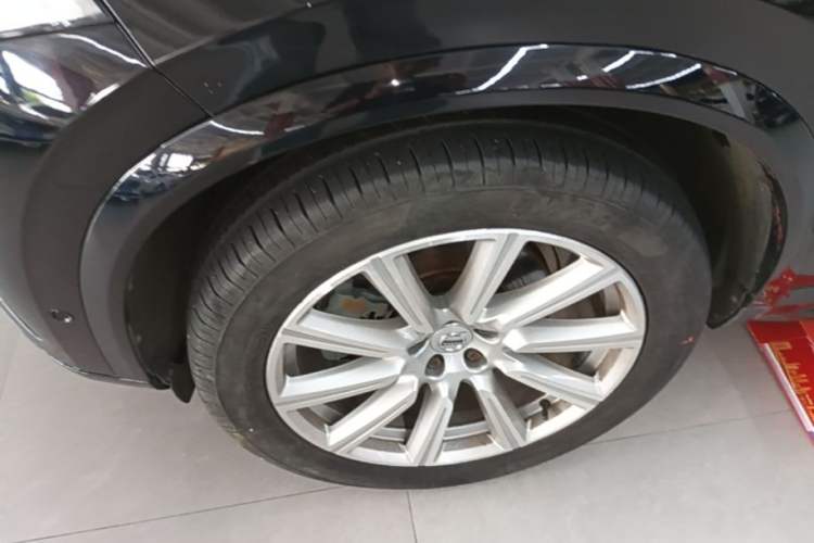 Used Volvo XC90 2019 T6 Zhiya Edition 7-Seater China VI Standard Left Front Wheel Hub