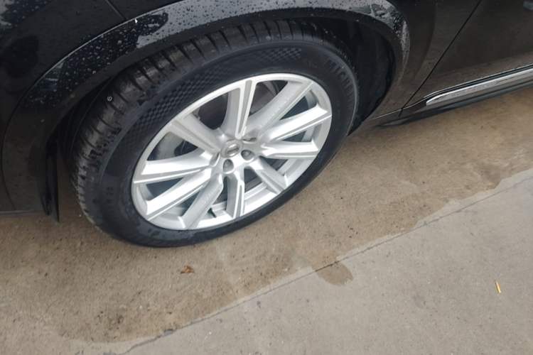 Used Volvo XC90 2019 T6 Prestige 7-Seater China VI Standard Left Front Wheel Hub