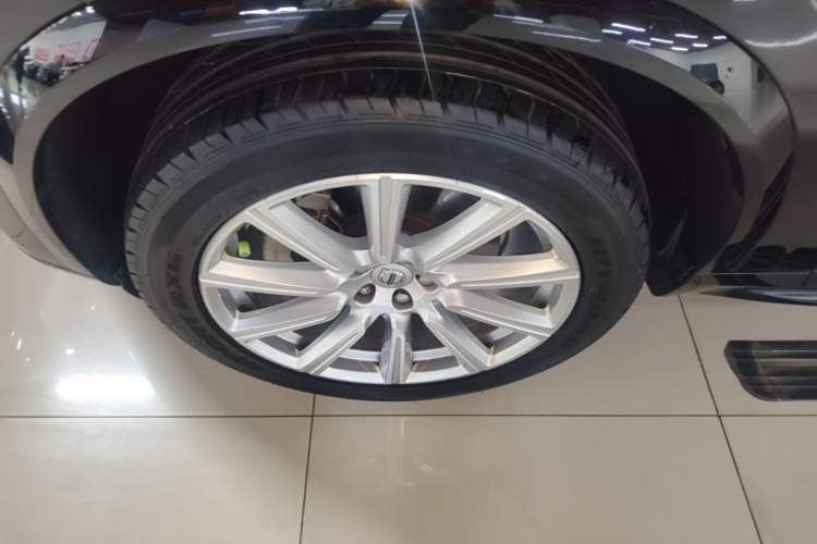 Used Volvo XC90 2019 T5 Zhiyi Edition 5-Seater China VI Standard Left Front Wheel Hub