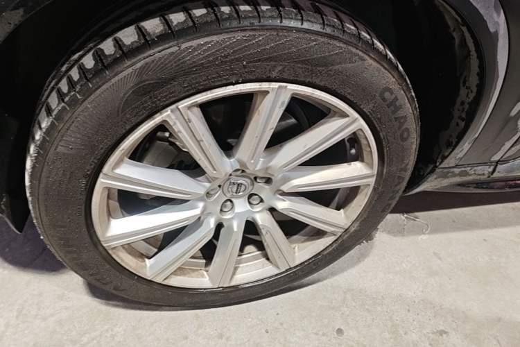 Used Volvo XC90 2019 T6 Zhiyi Edition 7-Seater China VI Standard Left Front Wheel Hub