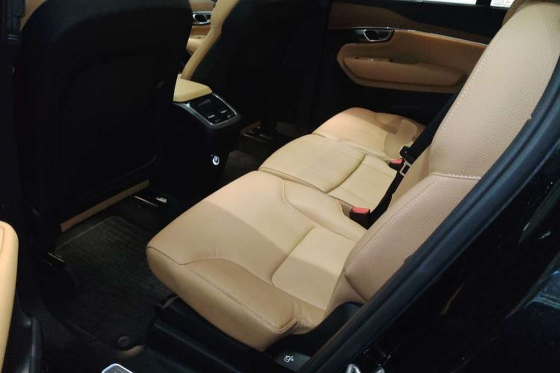 Used Volvo XC90 2019 T6 Zhiyi Edition 7-Seater China VI Standard Left Rear Seat