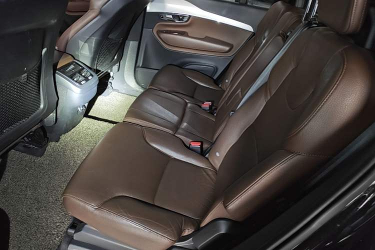 Used Volvo XC90 2019 T5 Zhiyi Edition 7-Seater China V Emission Standard Left Rear Seat