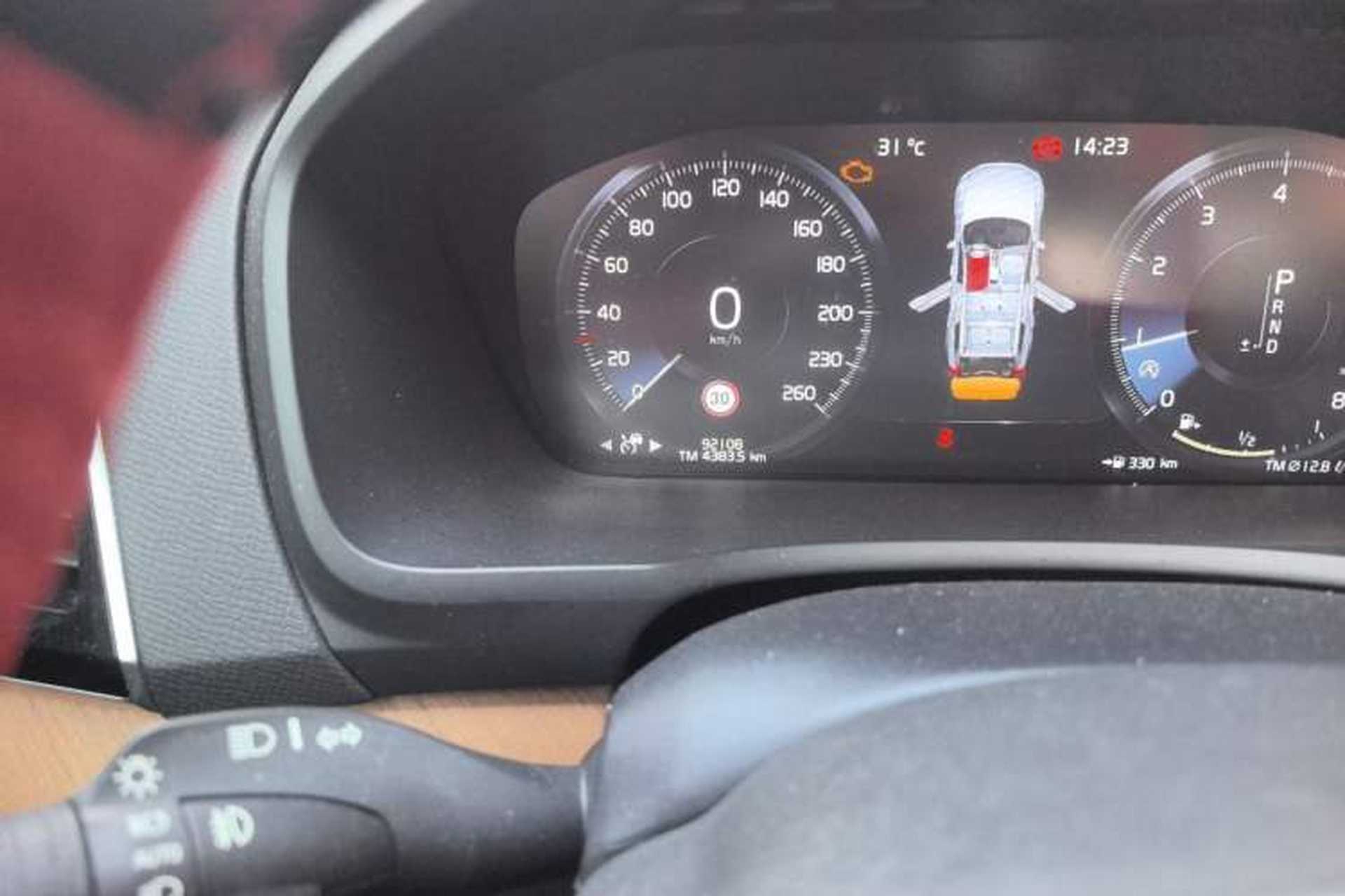 Used Volvo XC90 2019 T6 Zhiyi Edition 7-Seater China V Emission Standard Odometer Close Up