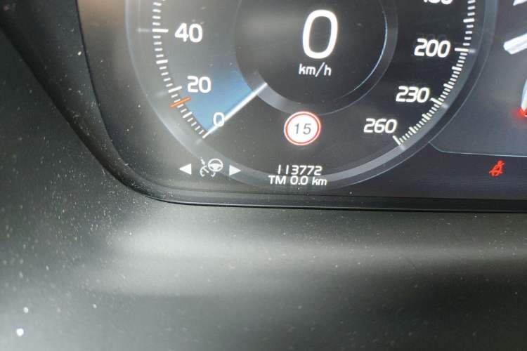 Used Volvo XC90 2019 T6 Zhiyi Edition 7-Seater China V Emission Standard Odometer Close Up