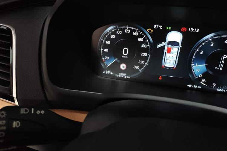 Used Volvo XC90 2019 T6 Zhiyi Edition 7-Seater China VI Standard Odometer Close Up