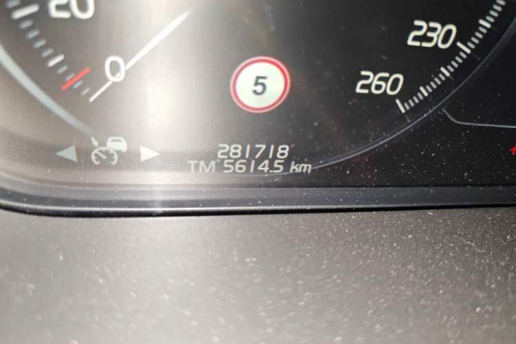 Used Volvo XC90 2019 T6 ZhiZun Edition 7-Seater China V Standard Odometer Close Up