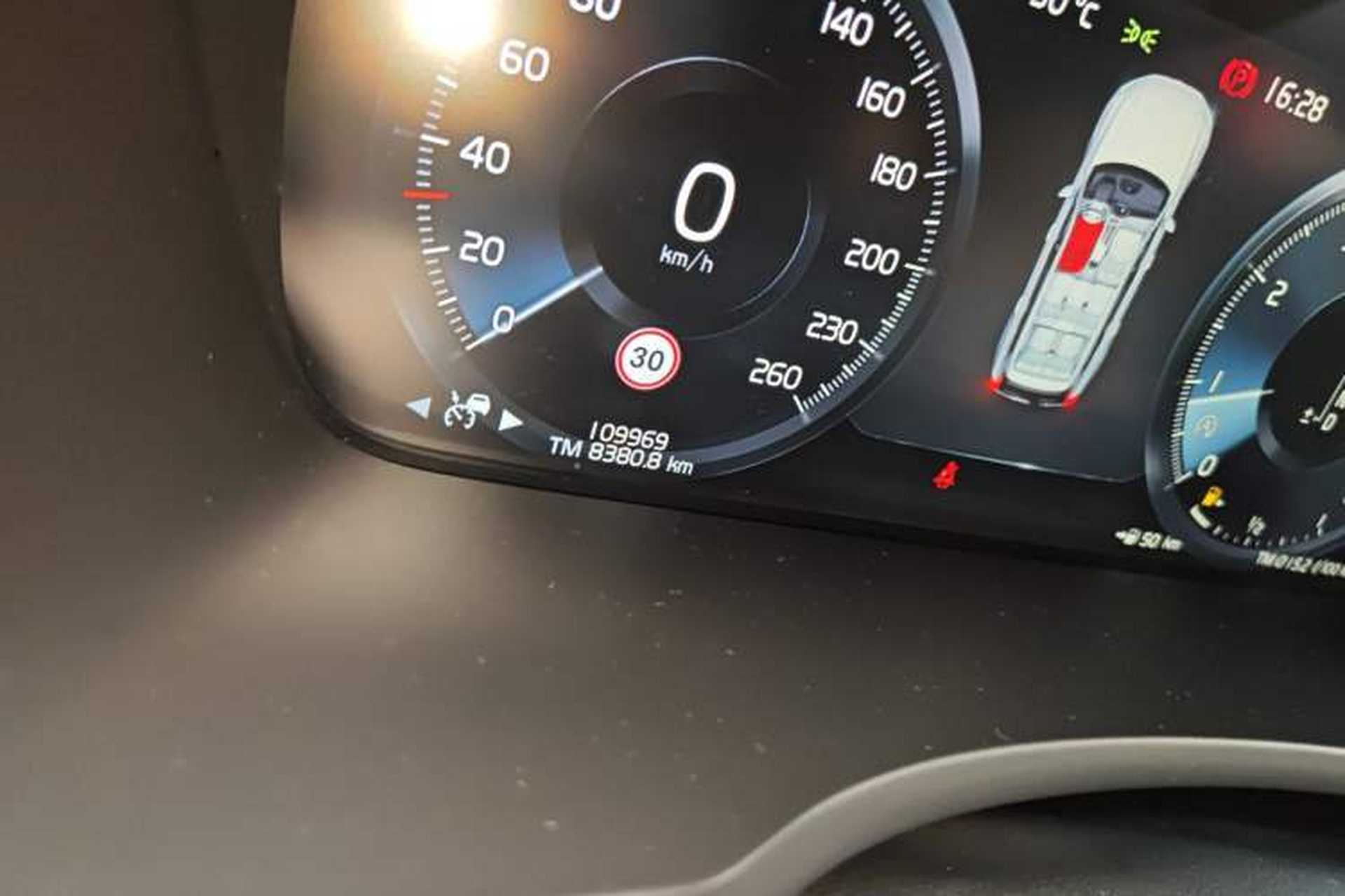 Used Volvo XC90 2019 T5 Zhiyi Edition 7-Seater China V Emission Standard Odometer Close Up
