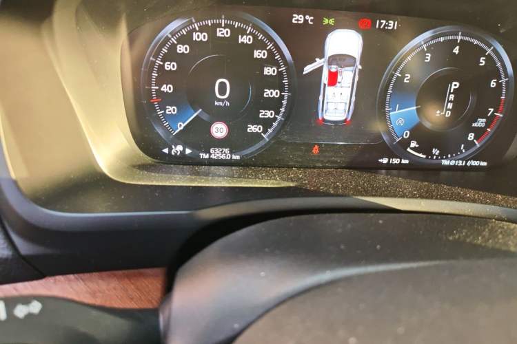 Used Volvo XC90 2019 T6 Zhiyi Edition 7-Seater China V Emission Standard Odometer Close Up