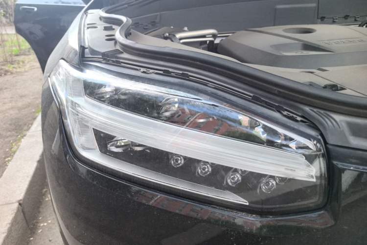 Used Volvo XC90 2019 T6 Zhiyi Edition 7-Seater China V Emission Standard Right Front Headlight