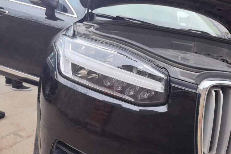 Used Volvo XC90 2019 T5 Zhiyi Edition 5-Seater China VI Standard Right Front Headlight