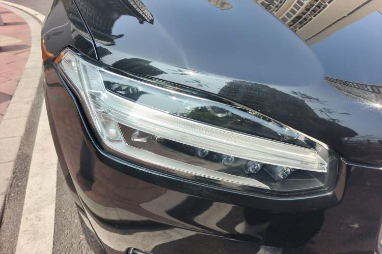 Used Volvo XC90 2019 T6 Zhiyi Edition 7-Seater China V Emission Standard Right Front Headlight