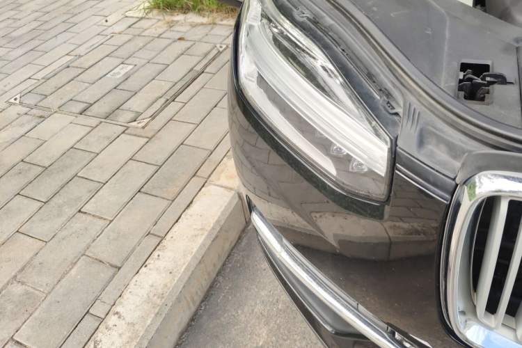 Used Volvo XC90 2019 T6 Zhiyi Edition 7-Seater China V Emission Standard Right Front Headlight