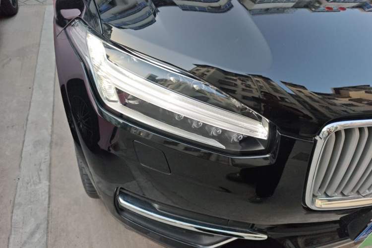 Used Volvo XC90 2019 T6 Zhiya Edition 7-Seater China VI Standard Right Front Headlight