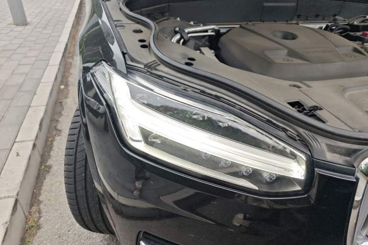 Used Volvo XC90 2019 T6 Zhiyi Edition 7-Seater China V Emission Standard Right Front Headlight