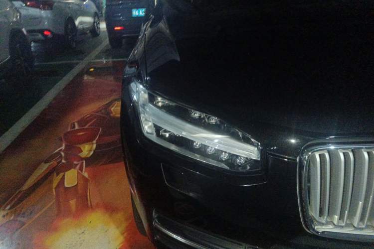 Used Volvo XC90 2019 T6 Zhiya Edition 7-Seater China VI Standard Right Front Headlight
