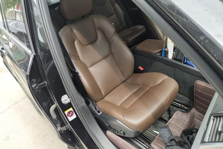 Used Volvo XC90 2019 T5 Zhiyi Edition 5-Seater China VI Standard Right Front Seat