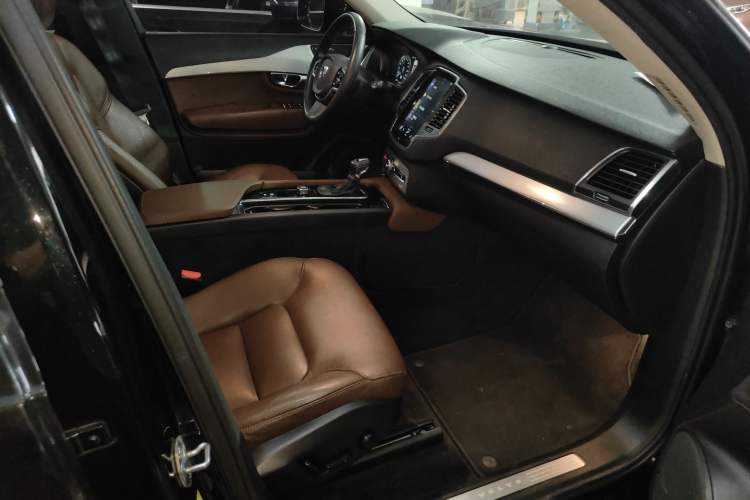 Used Volvo XC90 2019 T5 Zhiyi Edition 5-Seater China VI Standard Right Front Seat