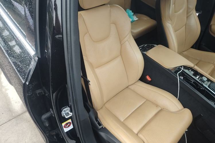Used Volvo XC90 2019 T6 Prestige 7-Seater China VI Standard Right Front Seat