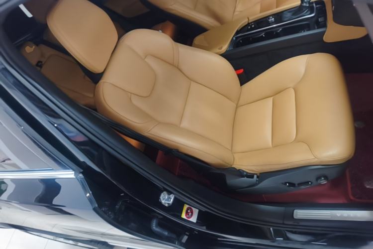 Used Volvo XC90 2019 T5 Zhiyi Edition 5-Seater China VI Standard Right Front Seat