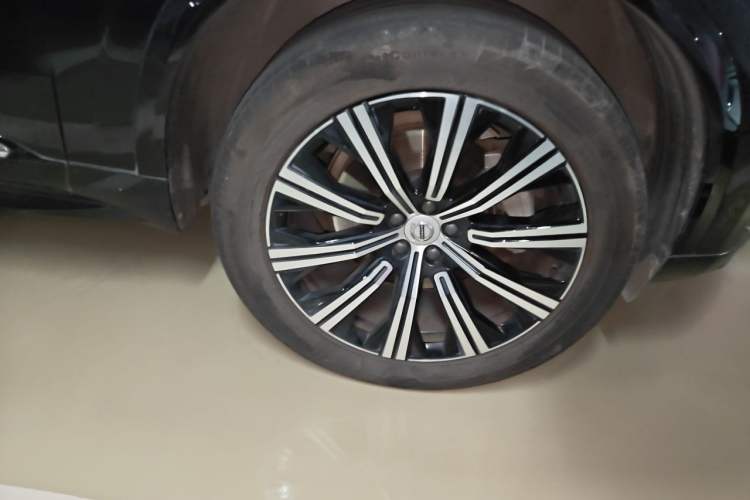 Used Volvo XC90 2019 T6 Zhiyi Edition 7-Seater China VI Standard Right Front Wheel Hub